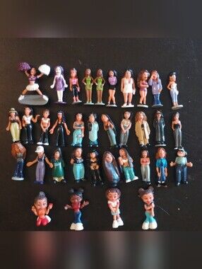 Homies Miniature Fashion Girl Figurine Set - Assorted Colors